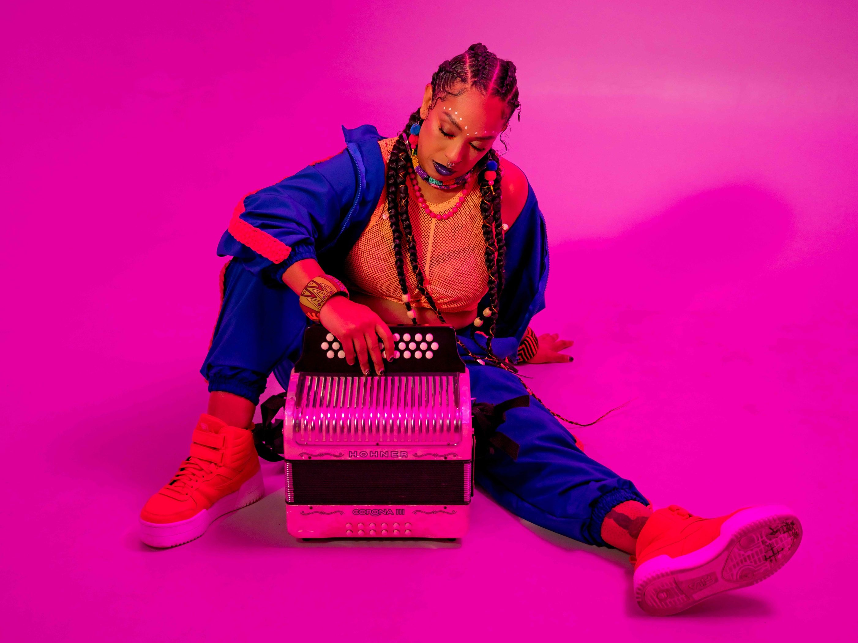 La Negra Mexa presenta «AfrocumbiAs», un EP que une la cumbia colombiana y el rap desde la identidad afrodescendiente